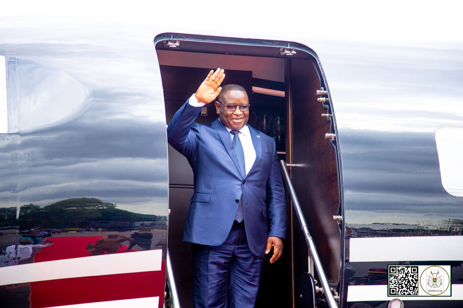 Fin de séjour  du président de la Sierra Leone à Ouagadougou : Julius Maada BIO a réaffirmé le soutien de son pays au Burkina Faso engagé dans une lutte farouche contre les groupes armés terroristes